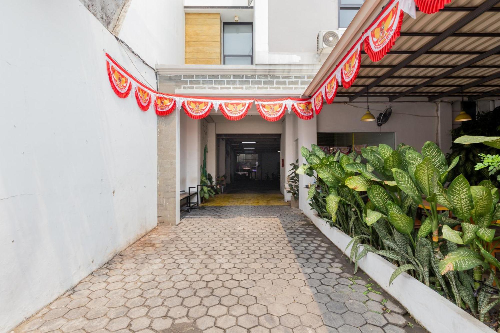 Reddoorz Plus Syariah Near Mall Pondok Indah Τζακάρτα Εξωτερικό φωτογραφία