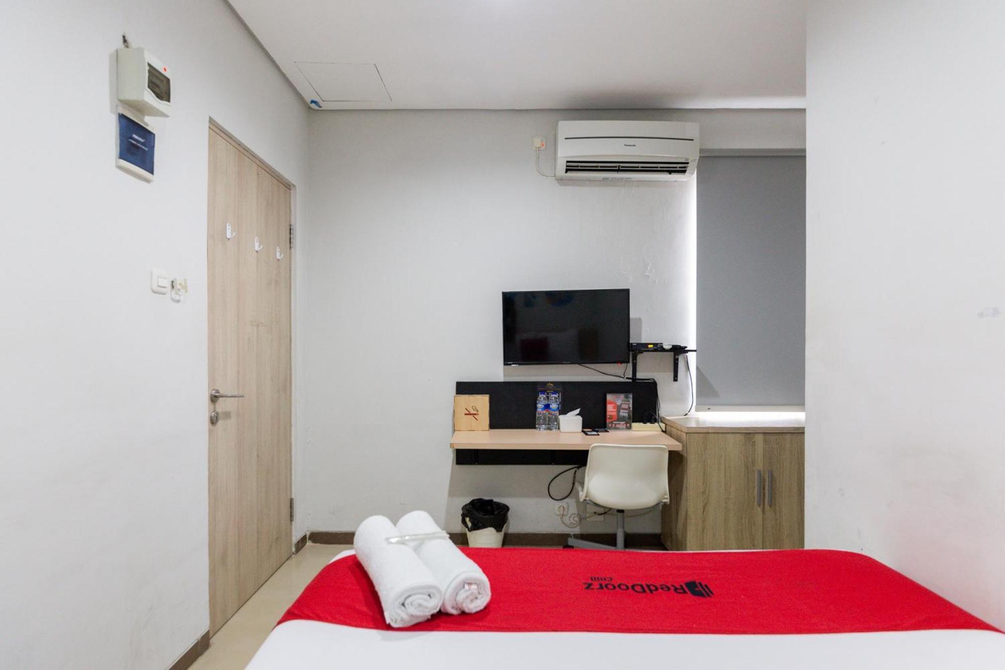 Reddoorz Plus Syariah Near Mall Pondok Indah Τζακάρτα Εξωτερικό φωτογραφία