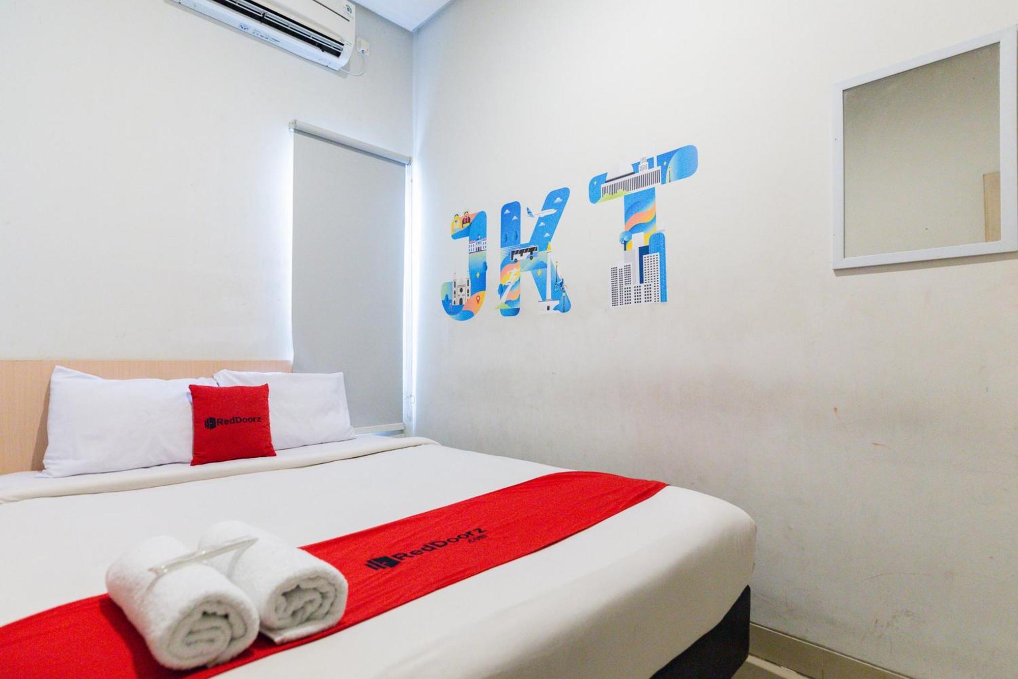 Reddoorz Plus Syariah Near Mall Pondok Indah Τζακάρτα Εξωτερικό φωτογραφία