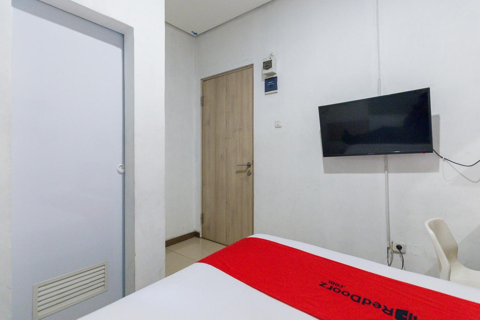 Reddoorz Plus Syariah Near Mall Pondok Indah Τζακάρτα Εξωτερικό φωτογραφία