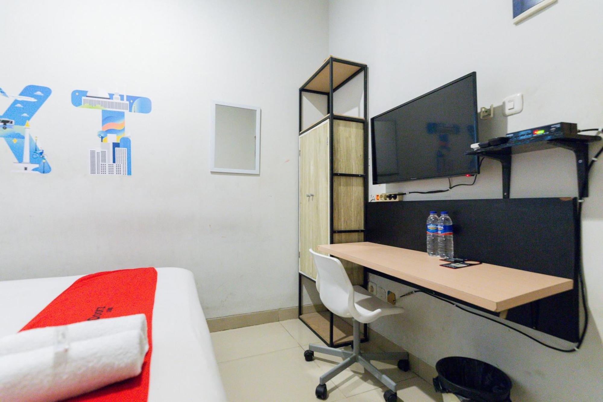 Reddoorz Plus Syariah Near Mall Pondok Indah Τζακάρτα Εξωτερικό φωτογραφία
