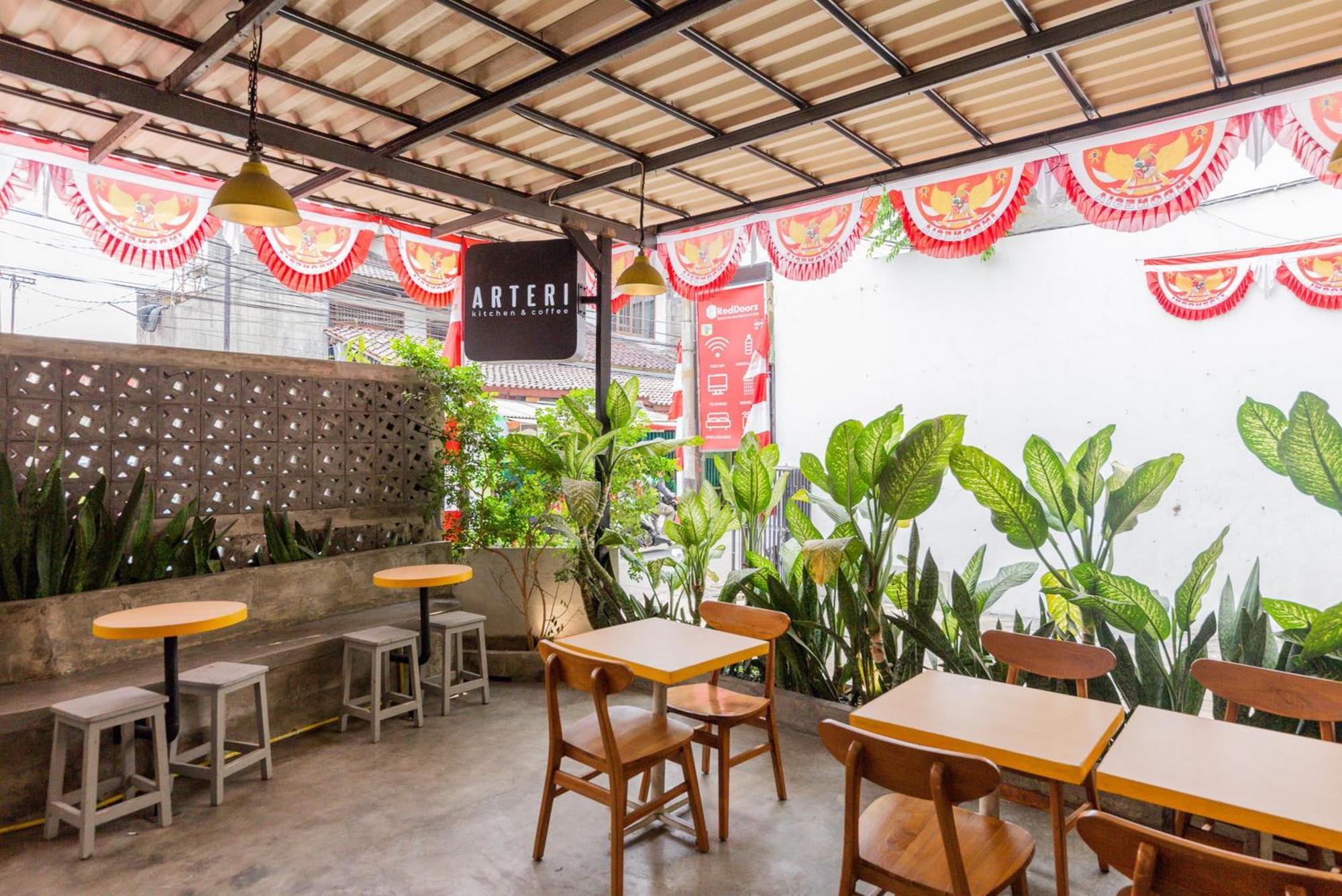 Reddoorz Plus Syariah Near Mall Pondok Indah Τζακάρτα Εξωτερικό φωτογραφία
